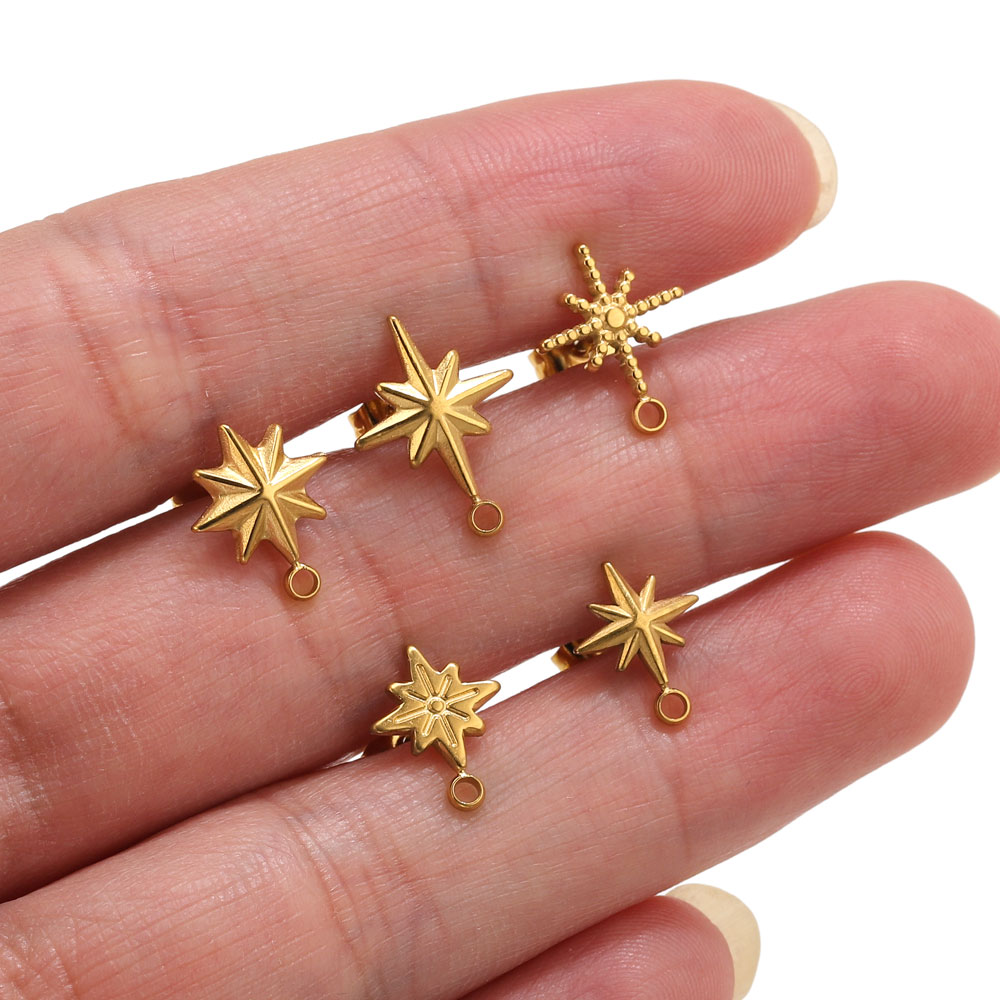 Body Jewellery - 6 قطع من أقراط النجوم المصنوعة
