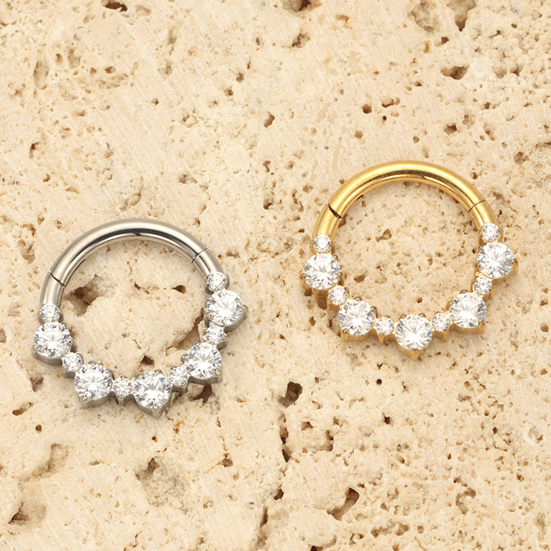 ASTM F136 التيتانيوم Daith الف - مراجعة Septum Clicker Ring وسعره