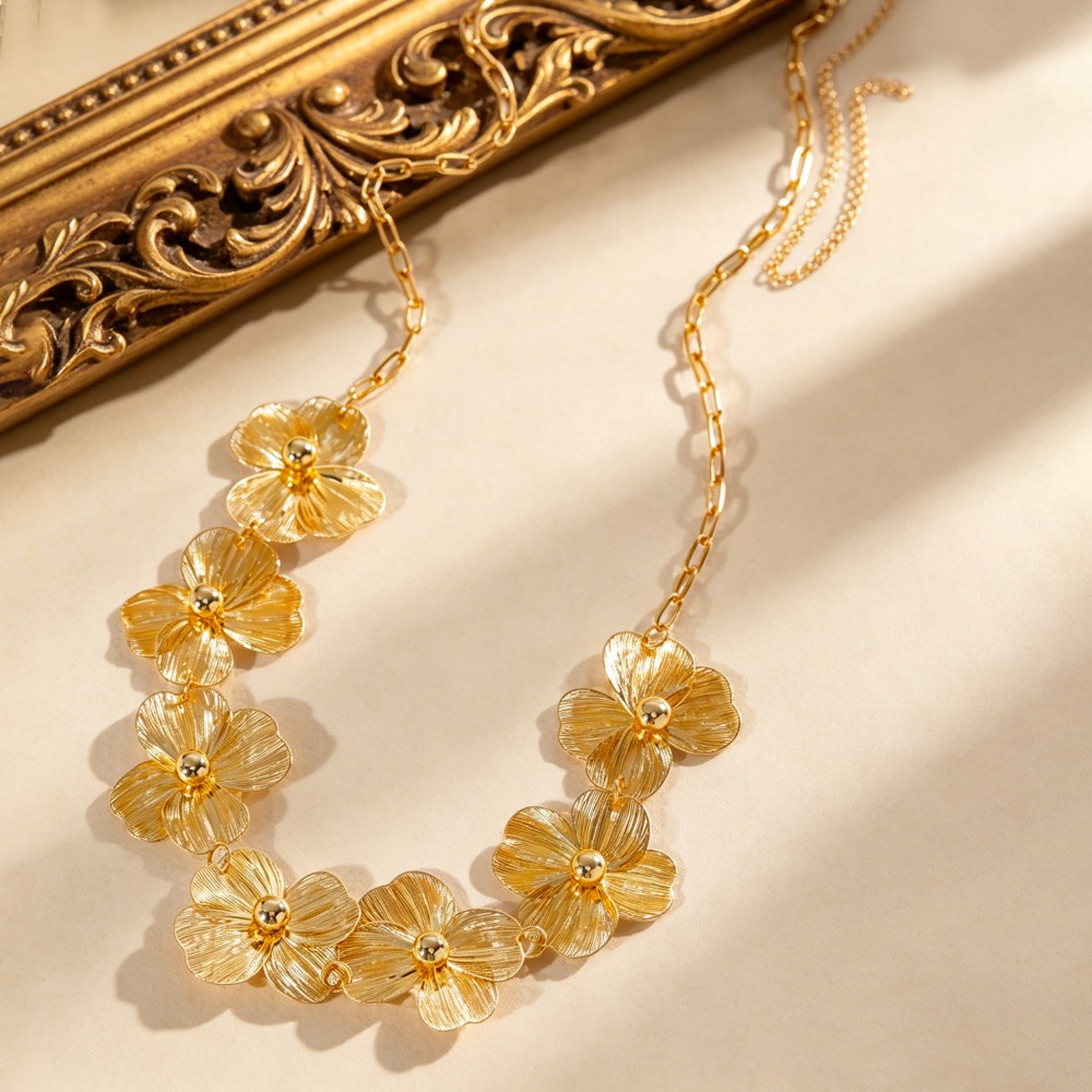 سلسلة خصر معدنية ذهبية اللون ب - مراجعة Body Jewelry Charms وسعره