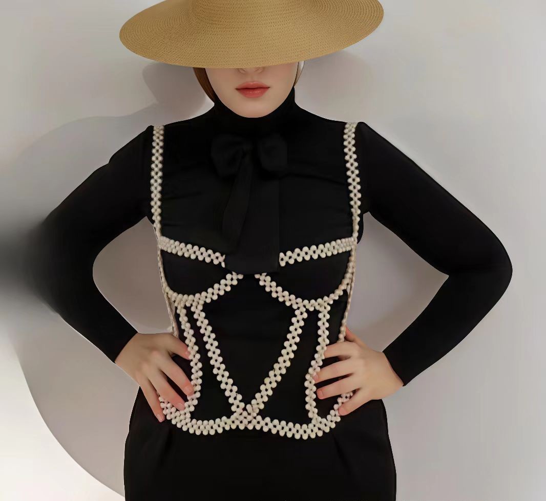 سلسلة جسم نسائية عصرية للحفلات - مراجعة Body Jewelry Europe وسعره